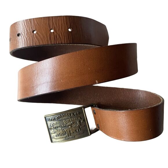 Vintage Levi’s Belt Buckle With Belt Brown
